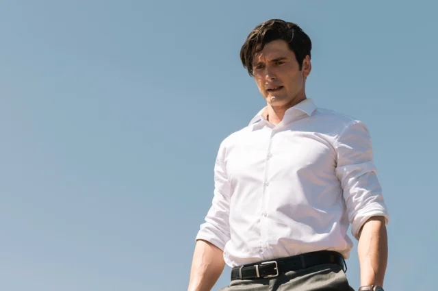 ESTRENO | La tercera temporada de la serie #MementoMori se estrenará el 1 de agosto en @primevideoes. Esta tercera y última temporada estará disponible en España y Portugal.

Augusto (Yon González) traza un plan de venganza antes de seguir con su legado. Aunque su plan tiene un punto débil: Erika (Olivia Baglivi). El inspector Sancho (Francisco Ortiz) se mete en la mente del asesino y consigue anticiparse a Augusto, aunque el desenlace será inesperado. Erika descubre que detrás de la muerte de su madre años atrás hubo una conspiración, por lo que indagará hasta descubrir la verdad...

Completan el reparto Anna Favela, Daniel Muriel, Fernando Soto, Carlota Baró, Rodrigo Poisón, y Juan Fernández entre otros.

Producida por Zebra Producciones (Grupo Izen), la tercera temporada dará conclusión al enfrentamiento entre Augusto y el inspector Sancho, con la retorcida colaboración de Erika, en un triángulo en el que todos tienen sus motivaciones personales. Sancho sigue obsesionado con detener a Augusto y que la morgue no se siga llenando de cadáveres.

La tercera temporada contará con 4 episodios de 45 minutos de duración, con Jose Velasco, Sara Fernández-Velasco, Luis Arranz, Marco A. Castillo e Ibón Celaya en la producción ejecutiva, Marco A. Castillo y Fran Parra en la dirección, y guion de Luis Moreno, Cristina Pons y Luis Arranz.